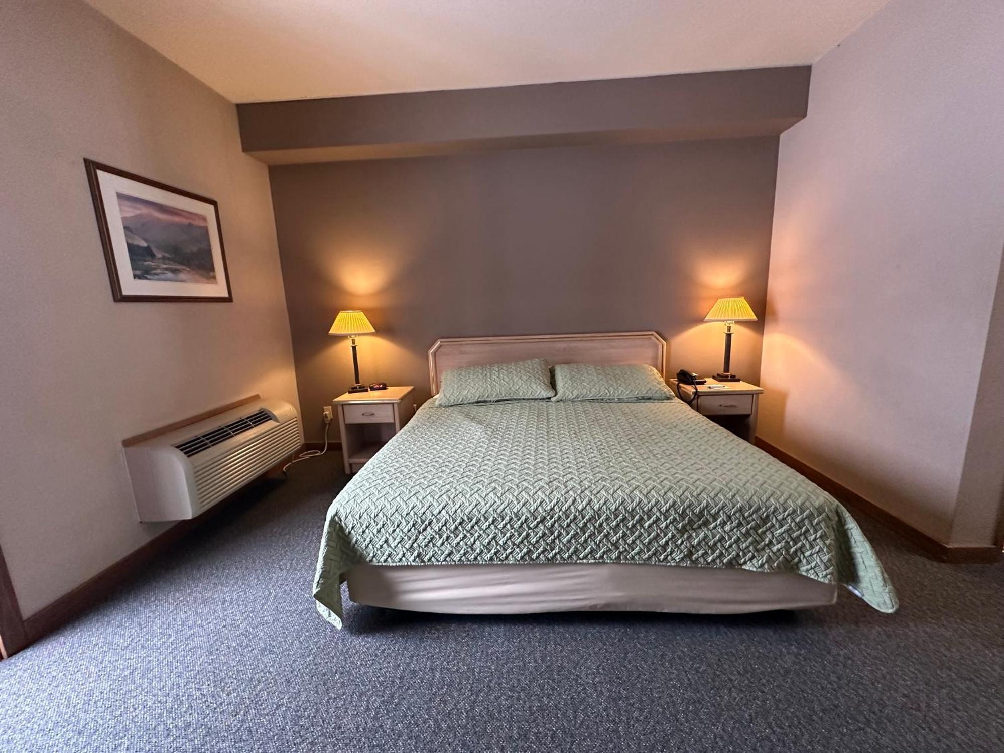 Timber Inn 2*